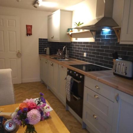 The Eaves, Glastonbury High Street 2 Bed 2 Bathroom Apartment المظهر الخارجي الصورة