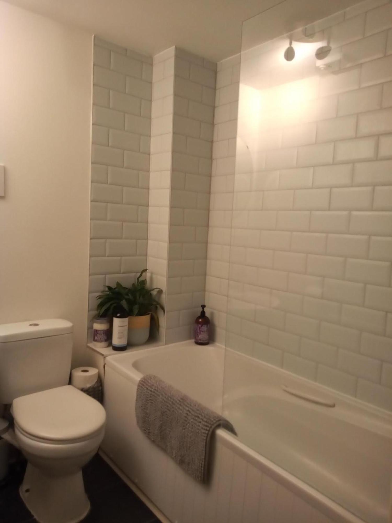 The Eaves, Glastonbury High Street 2 Bed 2 Bathroom Apartment المظهر الخارجي الصورة